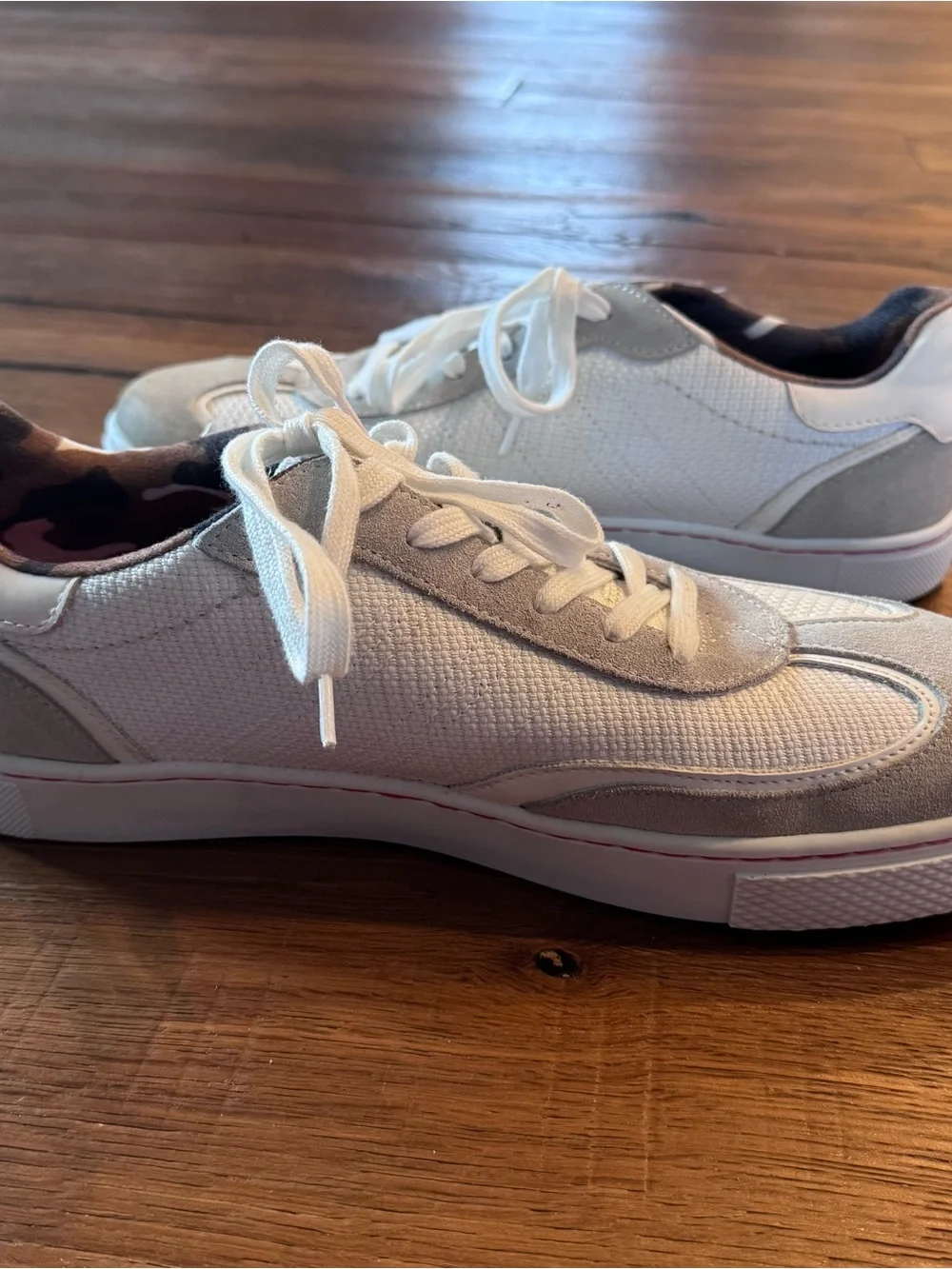 Muk Luks Men's White and Tan Casual Sneakers